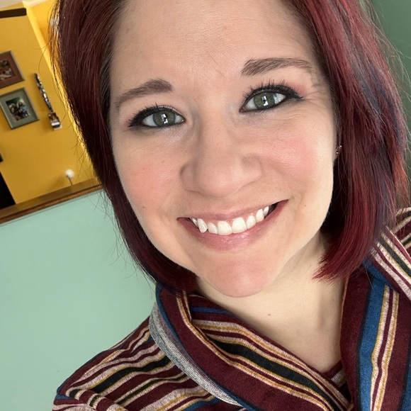 Welcome to my Closet 🛍️ - Picture 3 of 5